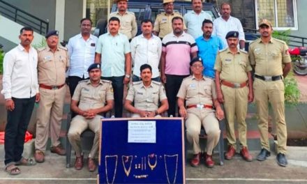 ಮೂಡಲಗಿ:ಕಳ್ಳತನ ಮಾಡುತ್ತಿದ ಇಬ್ಬರು ಕಳ್ಳರ ಬಂಧನ…